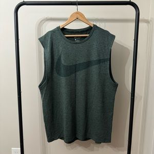 LARGE GREEN/GRAY NIKE ACTIVE TANK